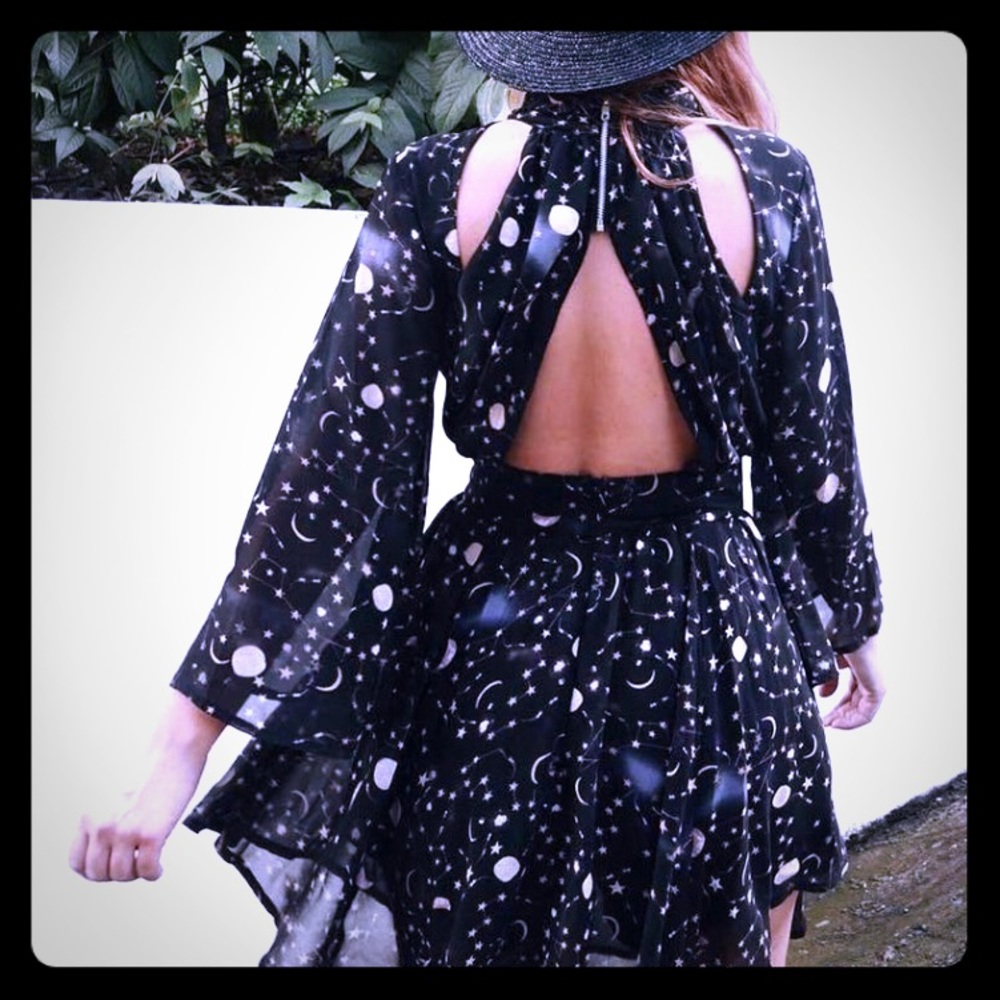 LF: Selfie Leslie crisscross romper